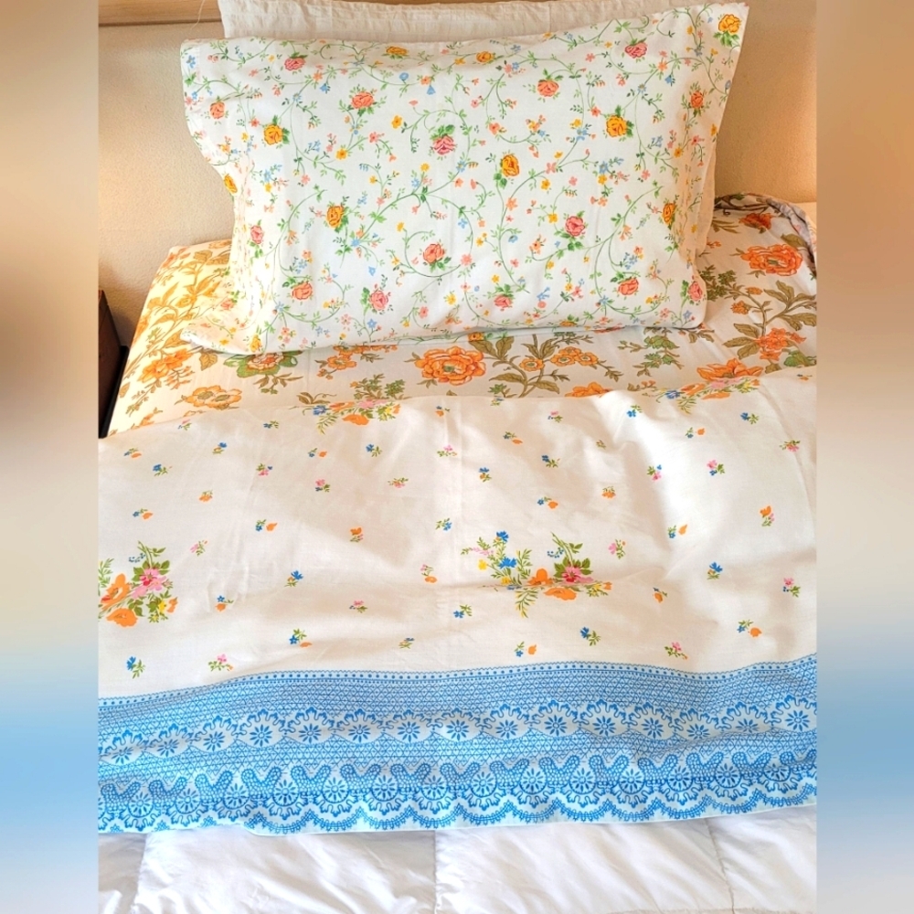 VINTAGE Single/Twin 3pc Bedding Florals Orange, Green, Blue, Yellow, Pink.